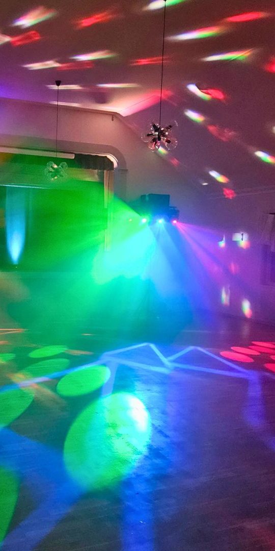 Festbelysning med derbylaser och LED-effekter