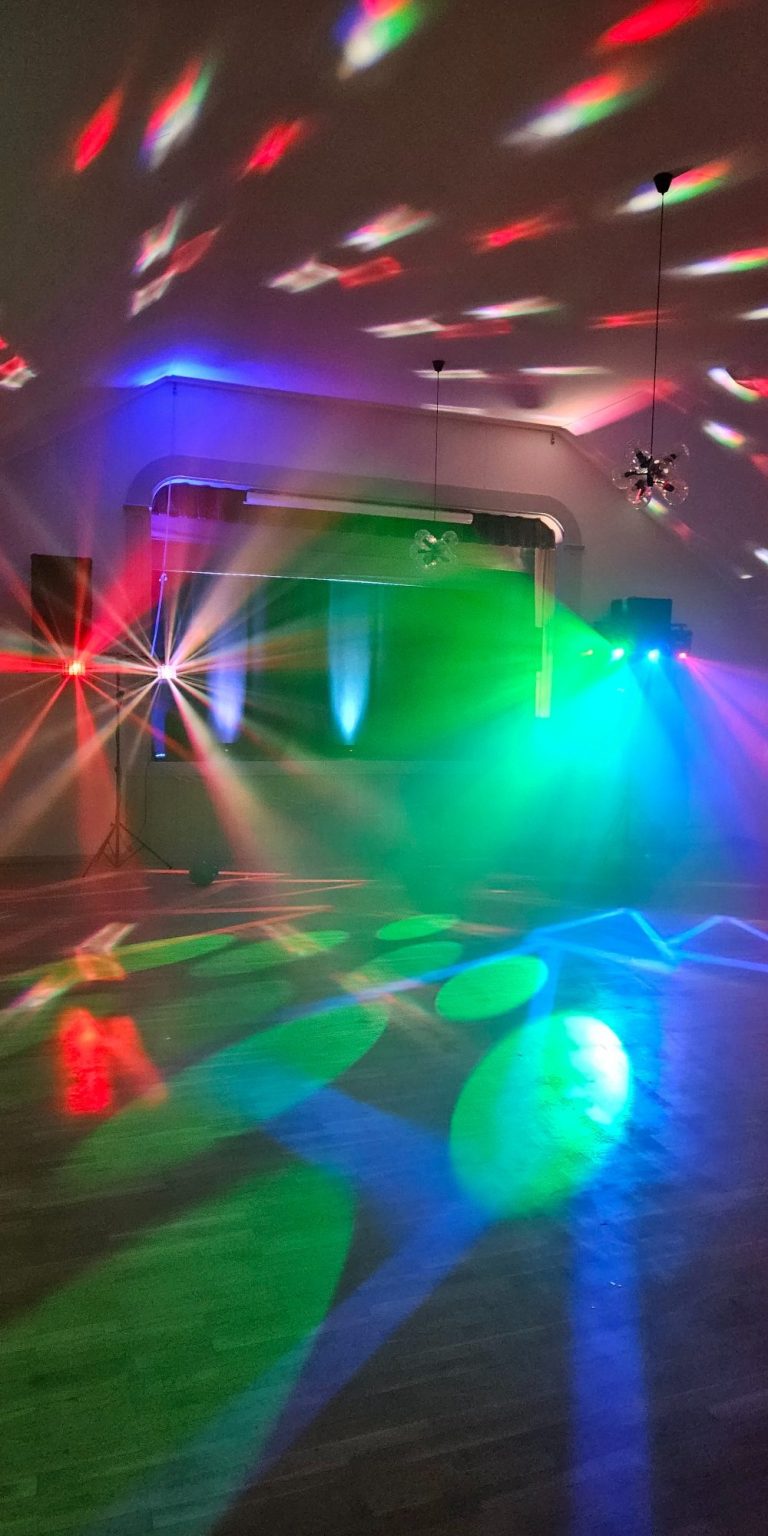 Festbelysning med derbylaser och LED-effekter